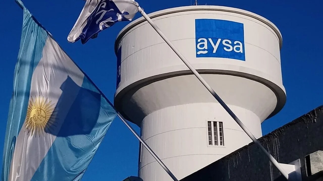 El Gobierno avanza con la privatización de AySA y pone en venta el 90% de las acciones